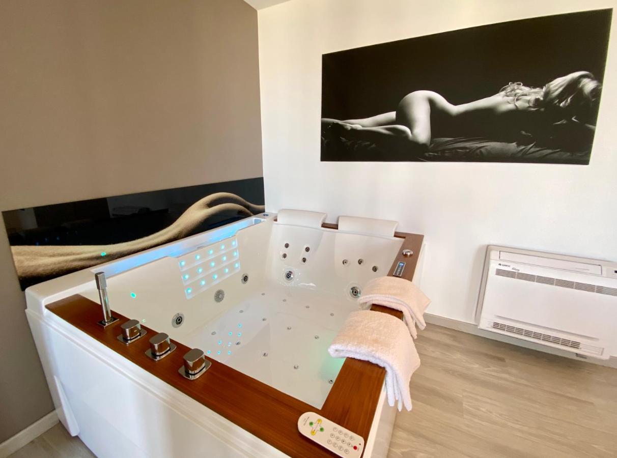 La Vague Tendresse - Vue Mer - Jacuzzi & Sauna Le Treport Exterior photo